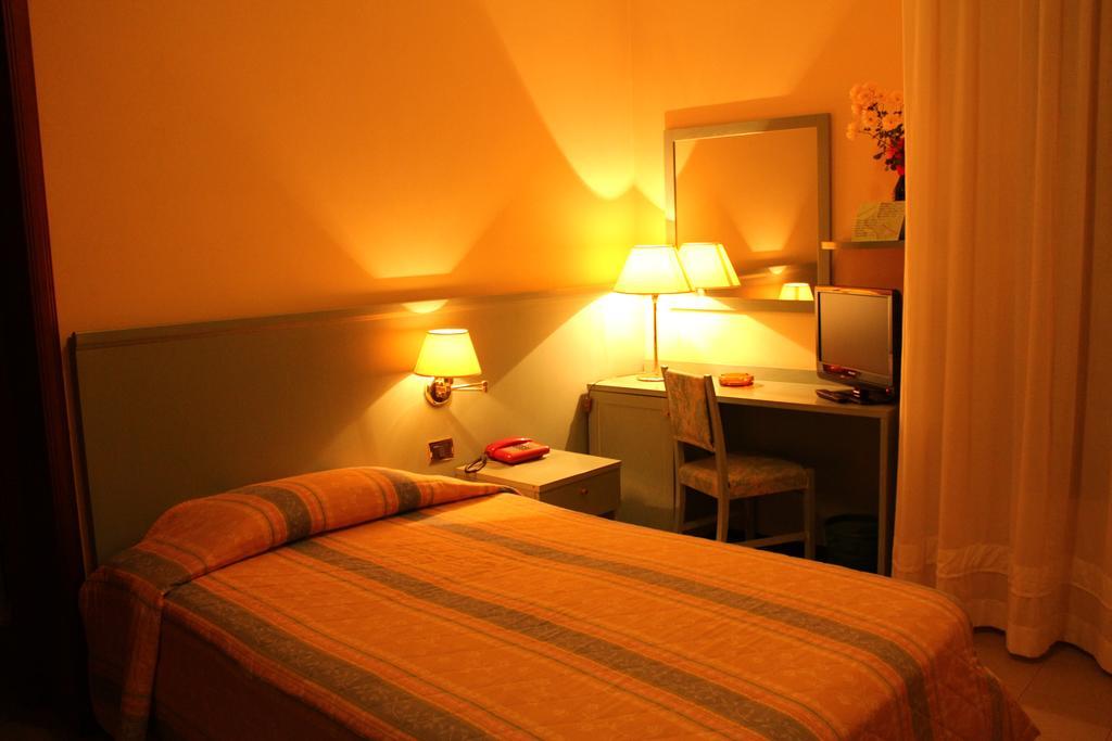 Hotel Sporting Tabiano Terme Quarto foto